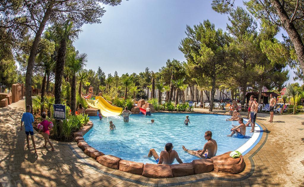 Mediteran Travel Mobile Homes Solaris Brodarica  Ngoại thất bức ảnh