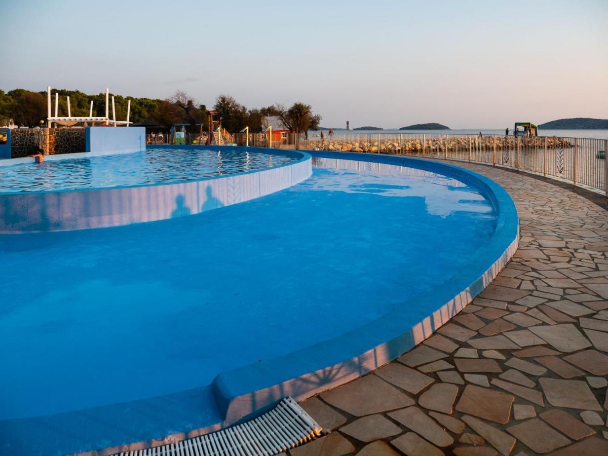 Mediteran Travel Mobile Homes Solaris Brodarica  Ngoại thất bức ảnh